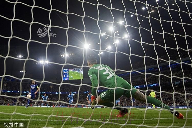 欧冠-进球大战!丁丁传射本泽马双响 曼城4-3皇马